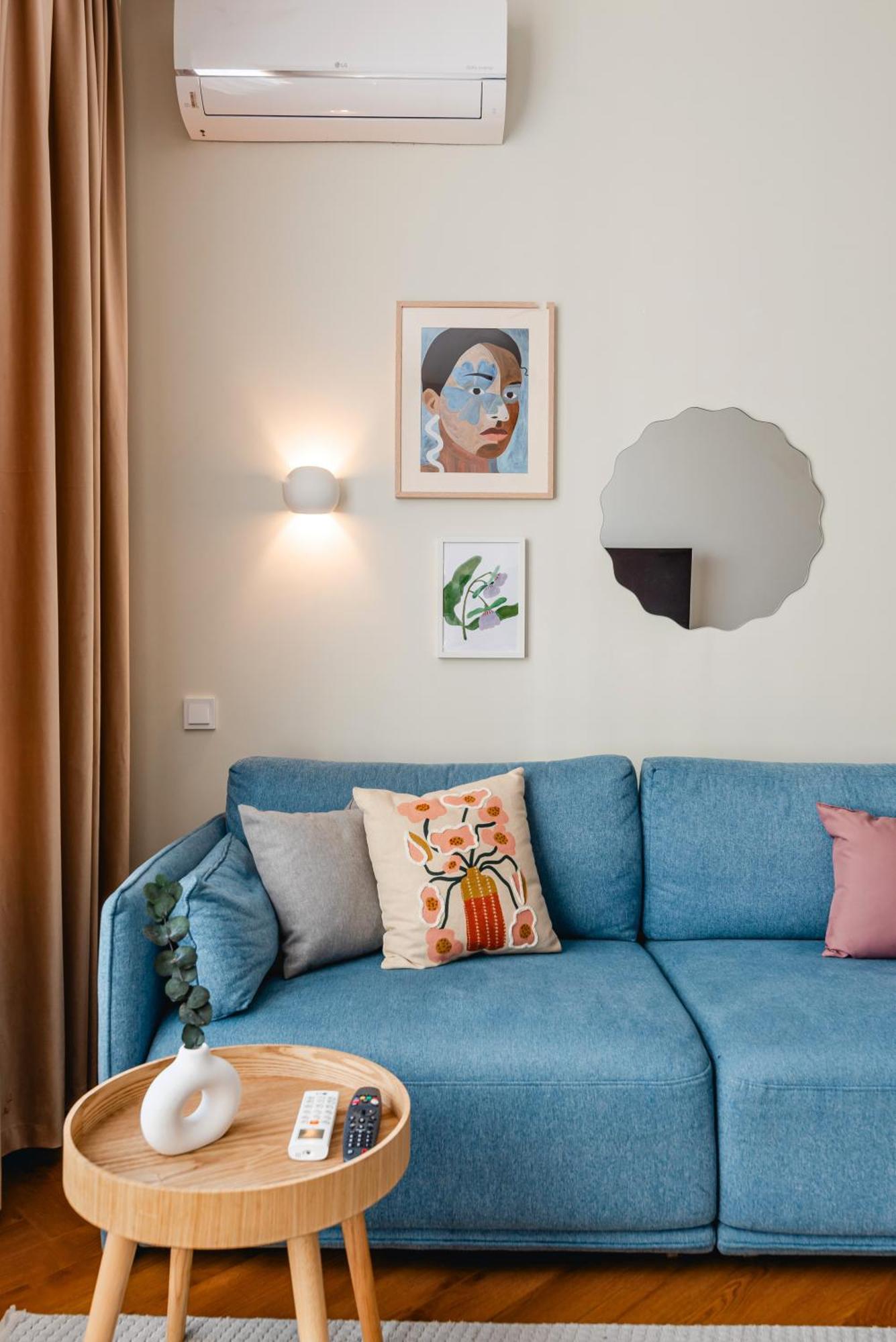 уютные в 4you и Amir Apartment *