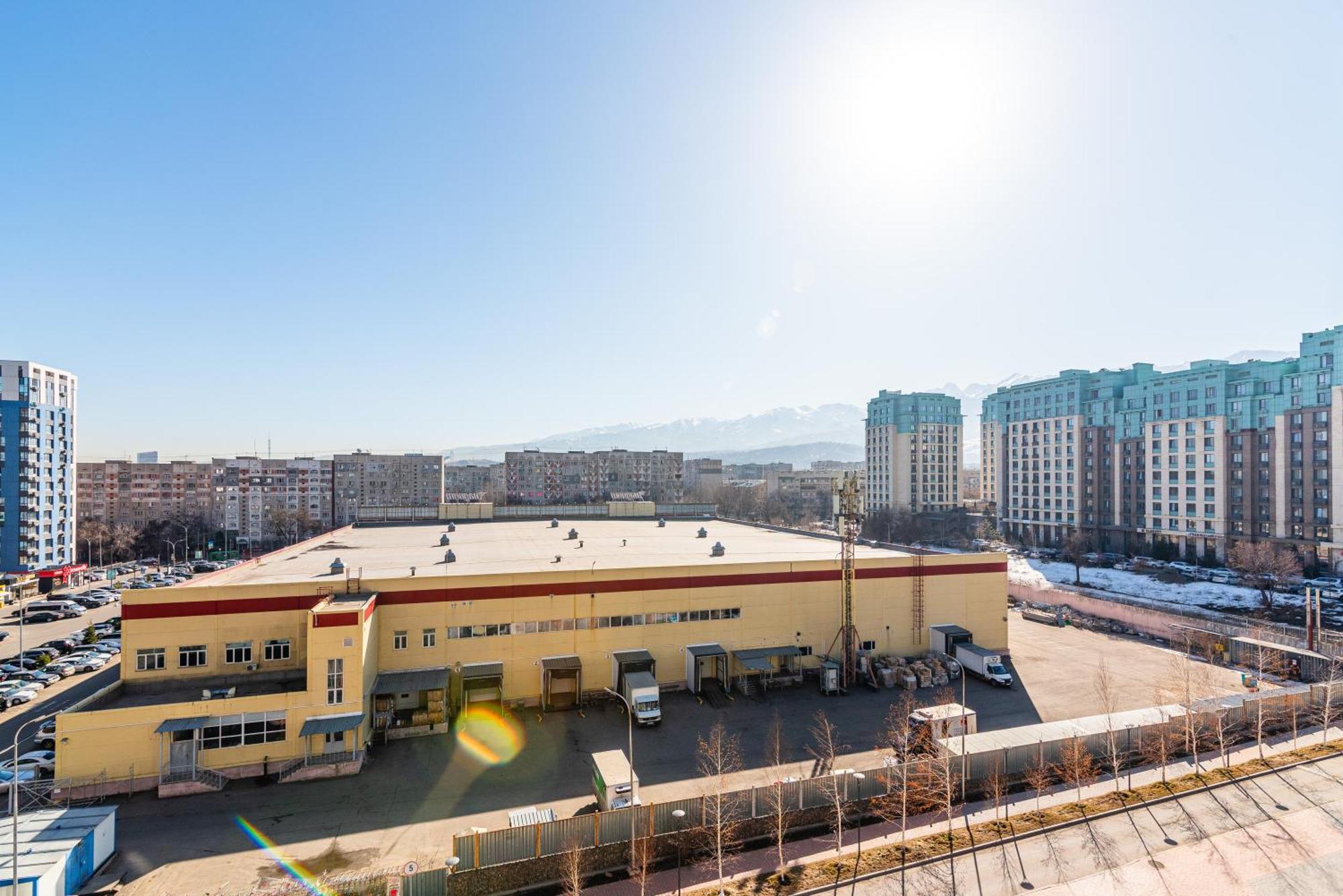 уютные в 4you и Amir Apartment *
