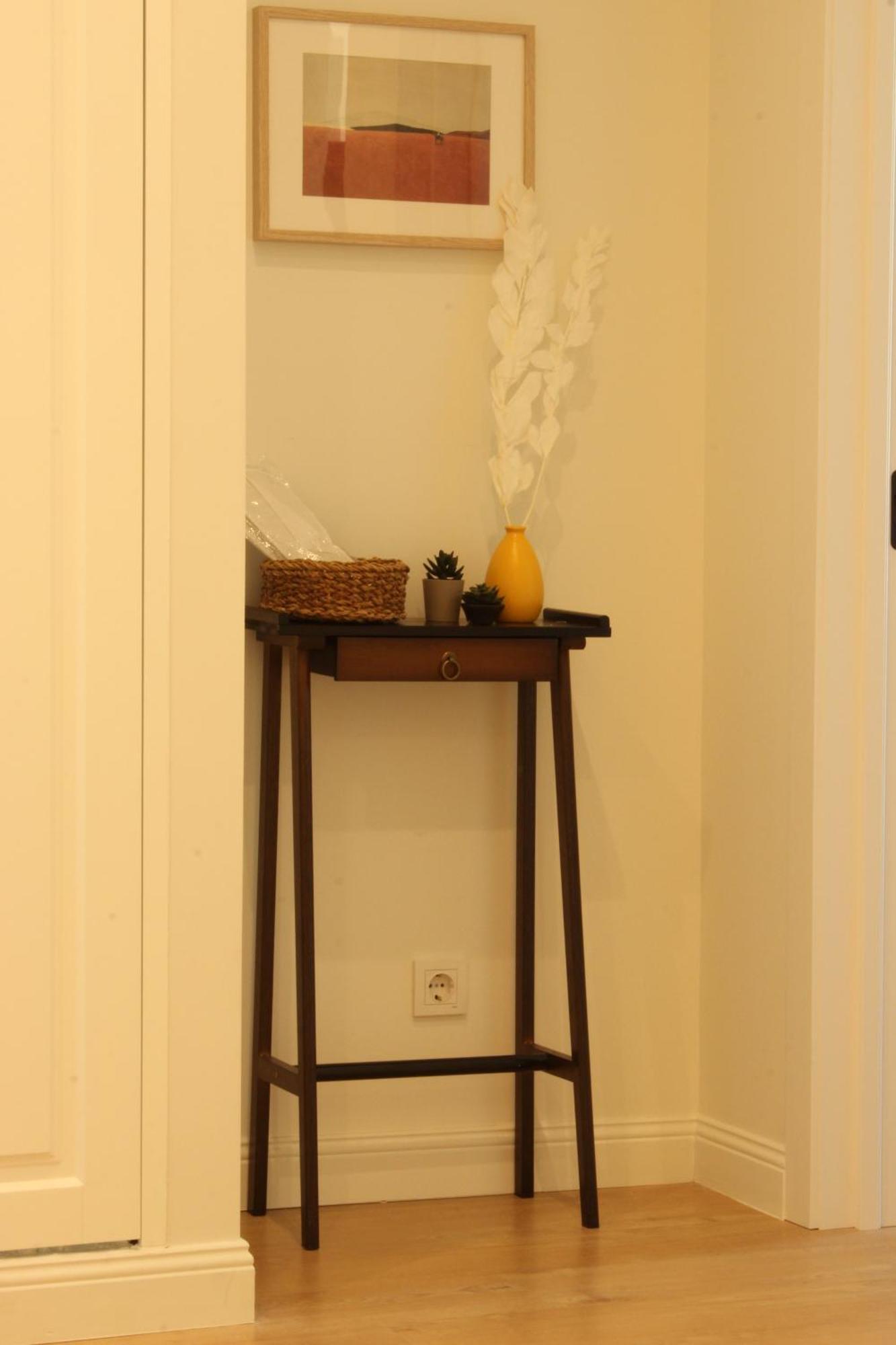 уютные в 4you и Amir Apartment *