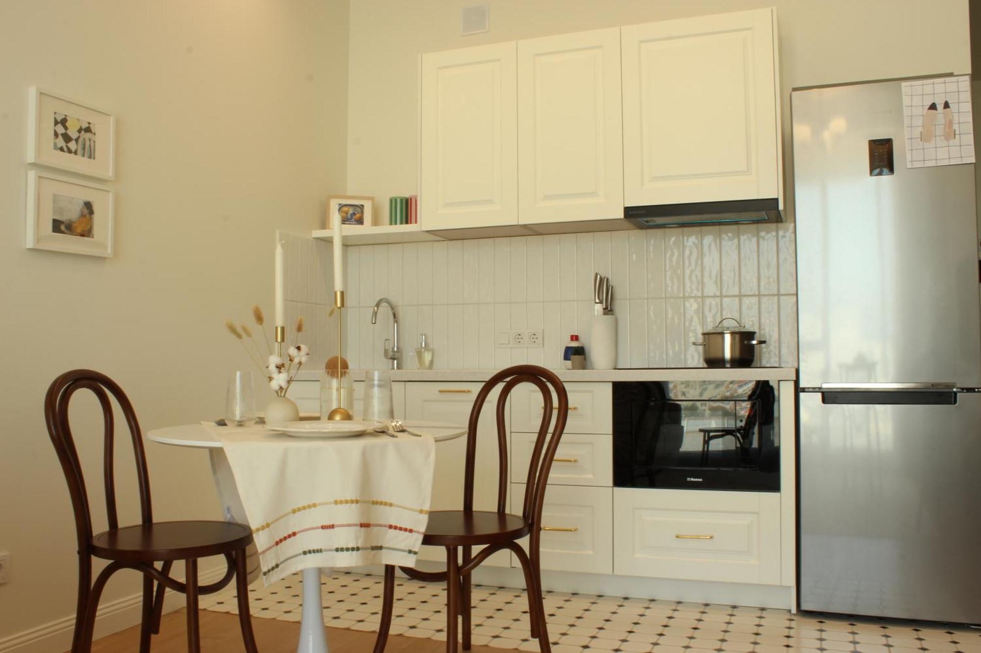 уютные в 4you и Amir Apartment