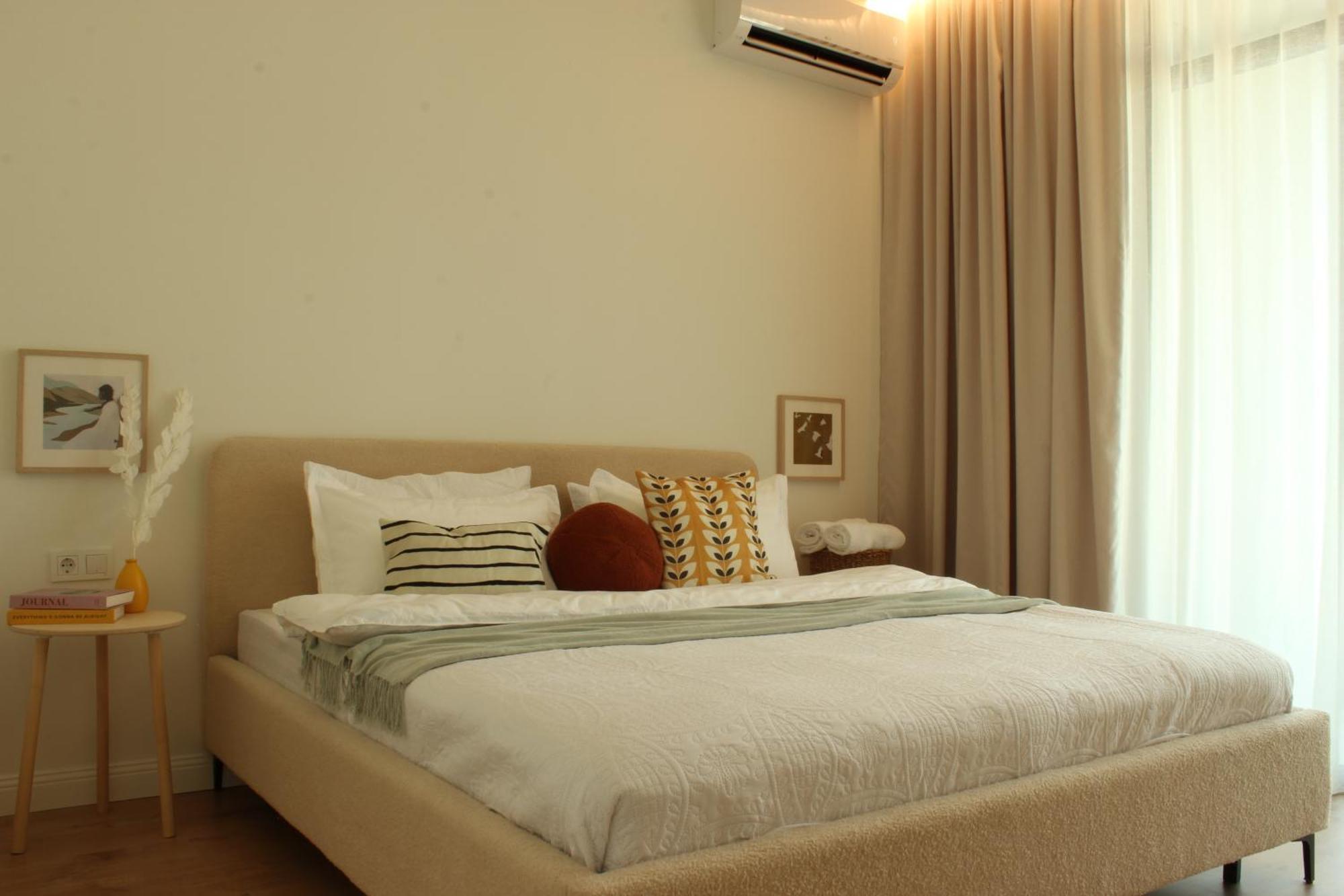 уютные в 4you и Amir Apartment *